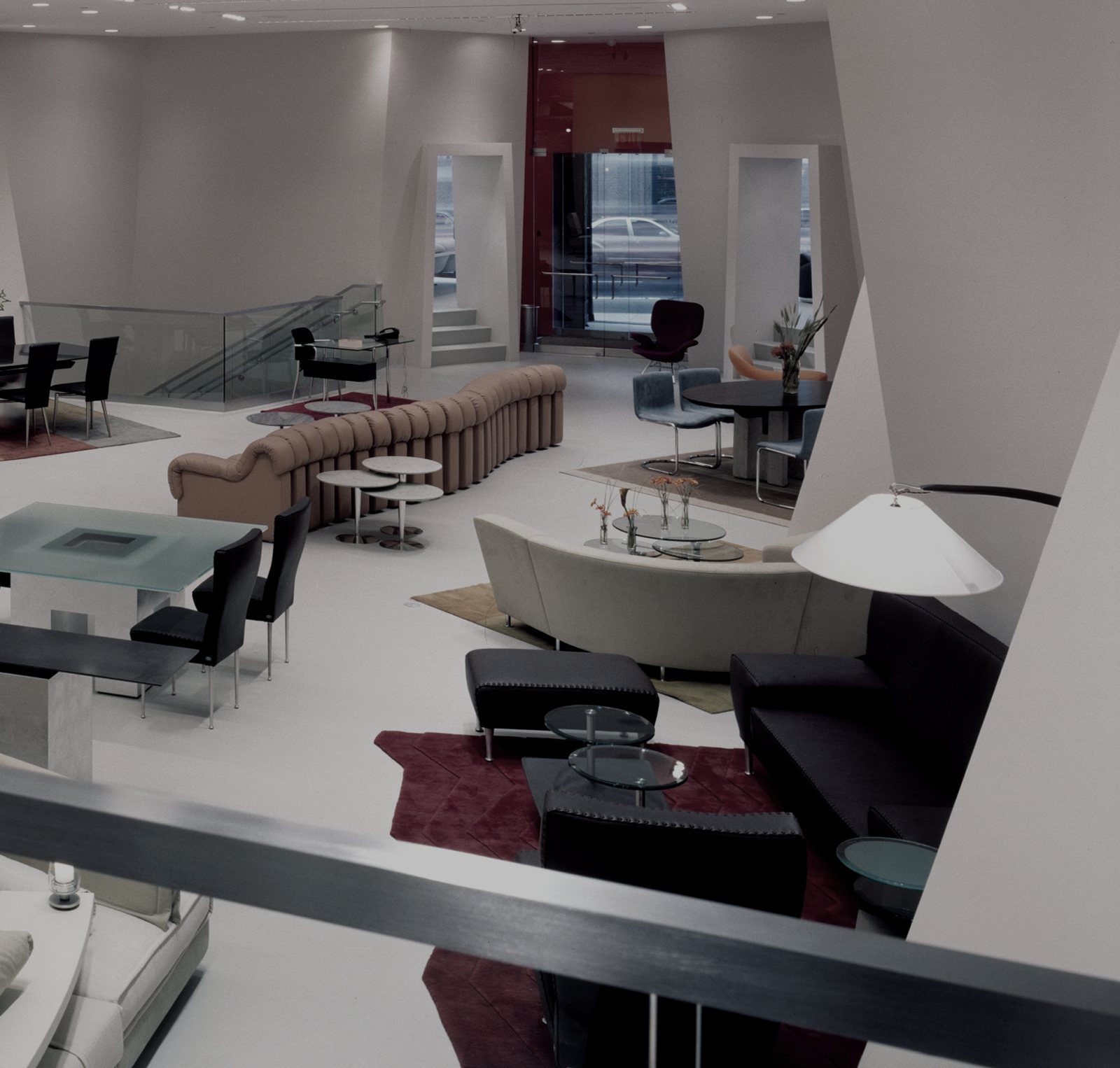 Showrooms and Distributors — Carries